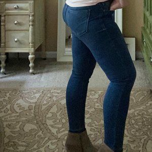 EUC Old Navy Rockstar 24/7 Jeggings 8